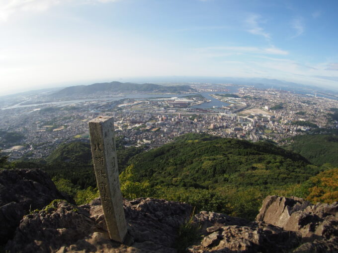 国見岩から見える北九州市の眺め